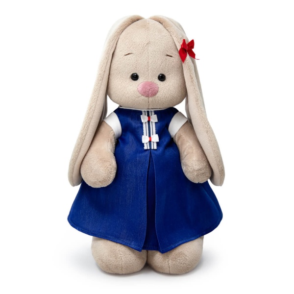 в синем платье