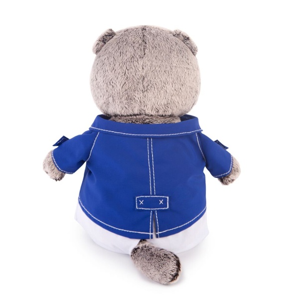 в синем кителе