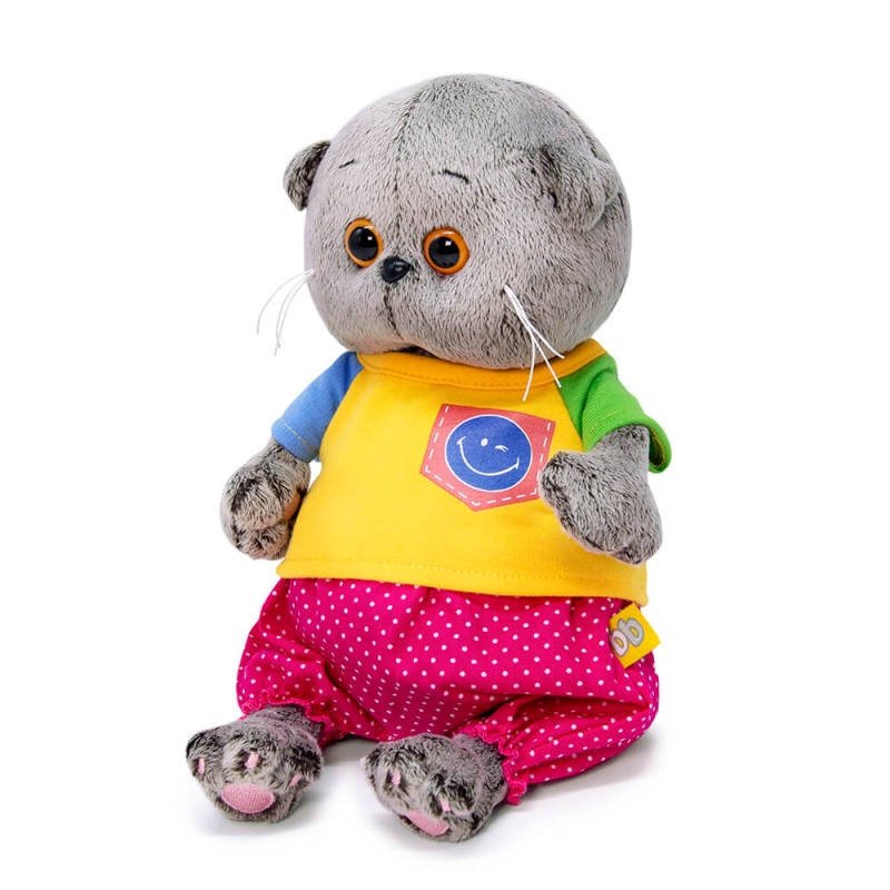 в футболке со смайликом