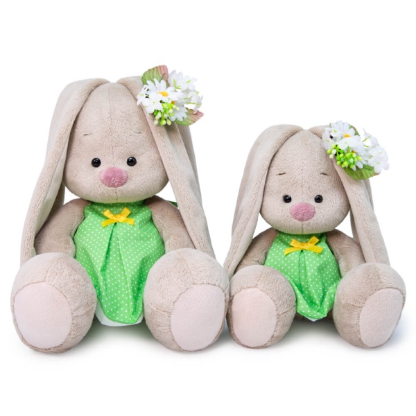 в платье в горох и с ромашкой