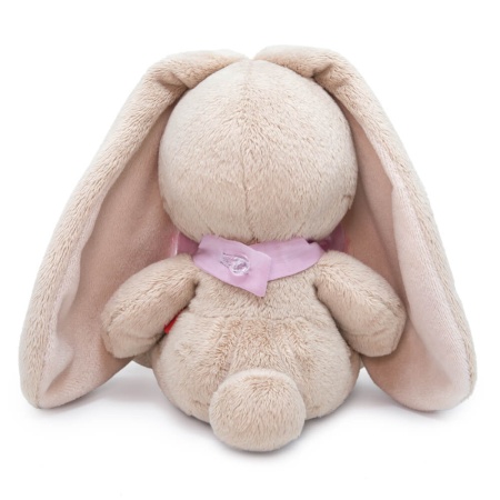 в банте с подвесками