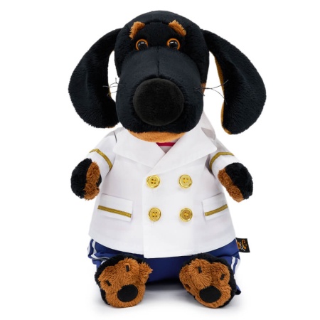 в белом кителе