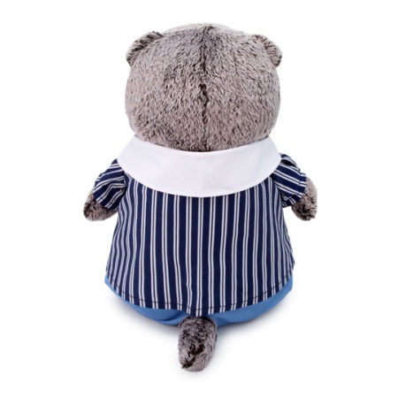 в морском костюме