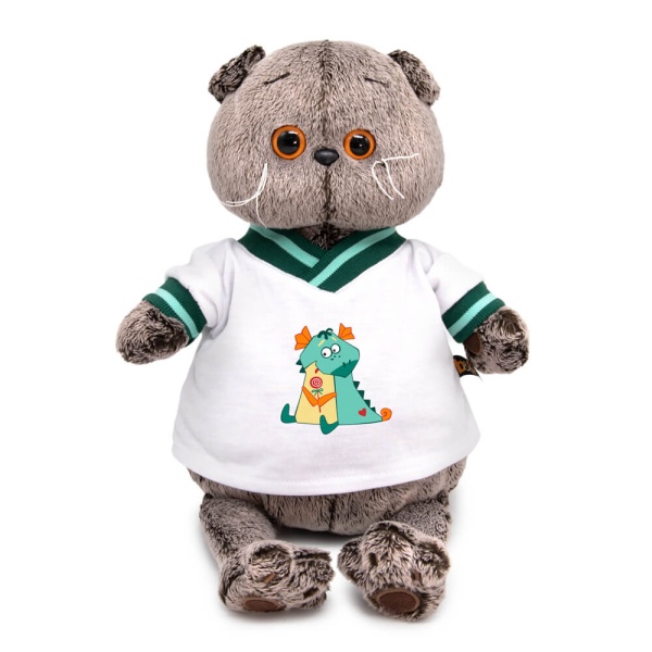 в футболке с дракончиком