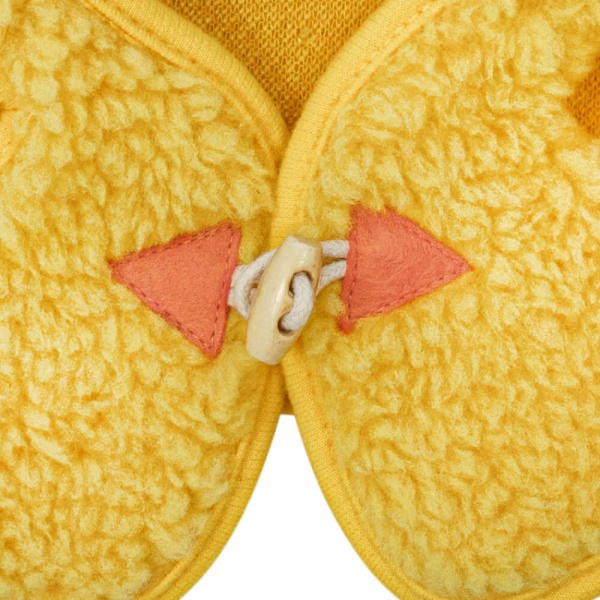 Меховой жилет и шапочка из трикотажа