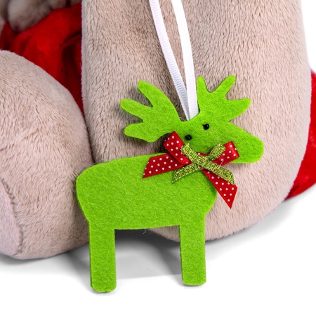 в красном платье